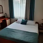 самостоятелни елинор ゲストハウス